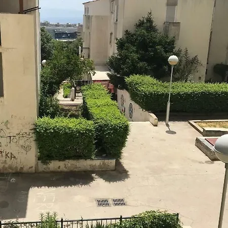 Best Priced Three Bedroom In Apartment Split